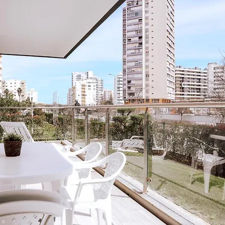 Sunshine By Algest Apartment