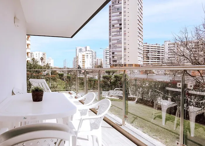 Sunshine By Algest Apartment